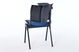 Die Sitzfläche und Rückseite des Detroit SP ST ist ergonomisch gebaut Die Sitzfläche und Rückseite des Detroit SP ST ist ergonomisch gebaut